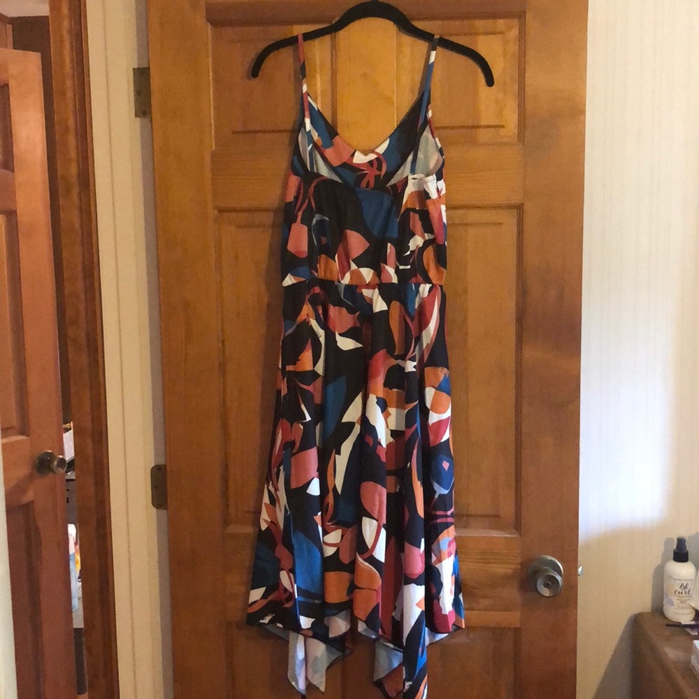 V-Neck Colorful Geometric Dress - Picture 5 of 6
